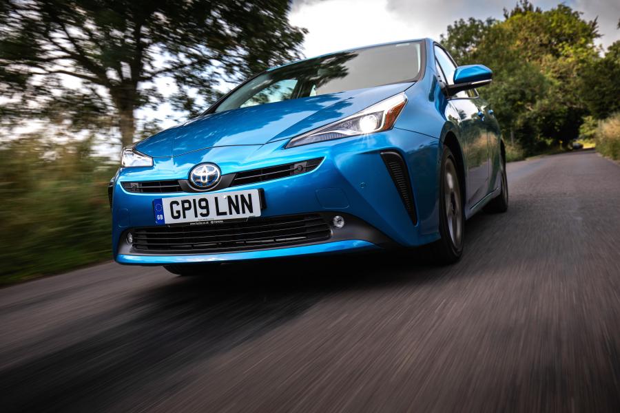  Toyota Prius 2019 года  (UK) (фото 2 из 37)